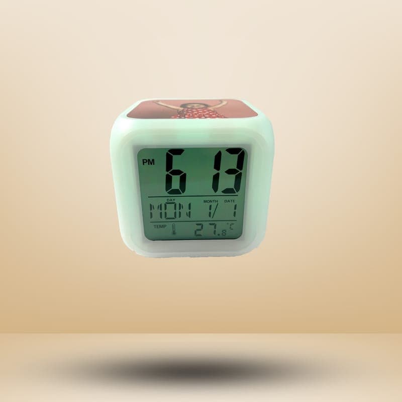 שעון דיגיטלי עם 3 תמונות